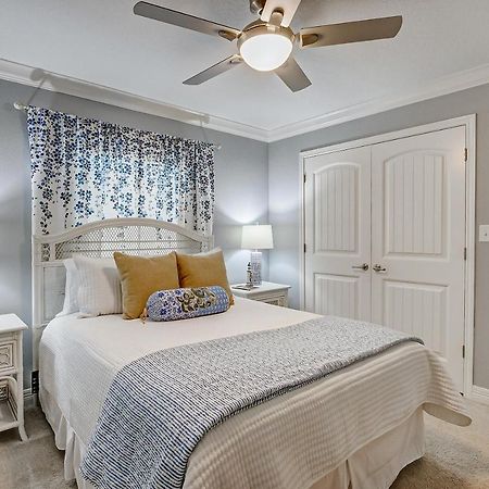 Spring Break Specials! Front Row Views - Tiki Bar - Playground Villa Bolivar Peninsula Eksteriør bilde